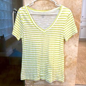 Old Navy vintage v-neck t-shirt Heathered white / lime green stripe